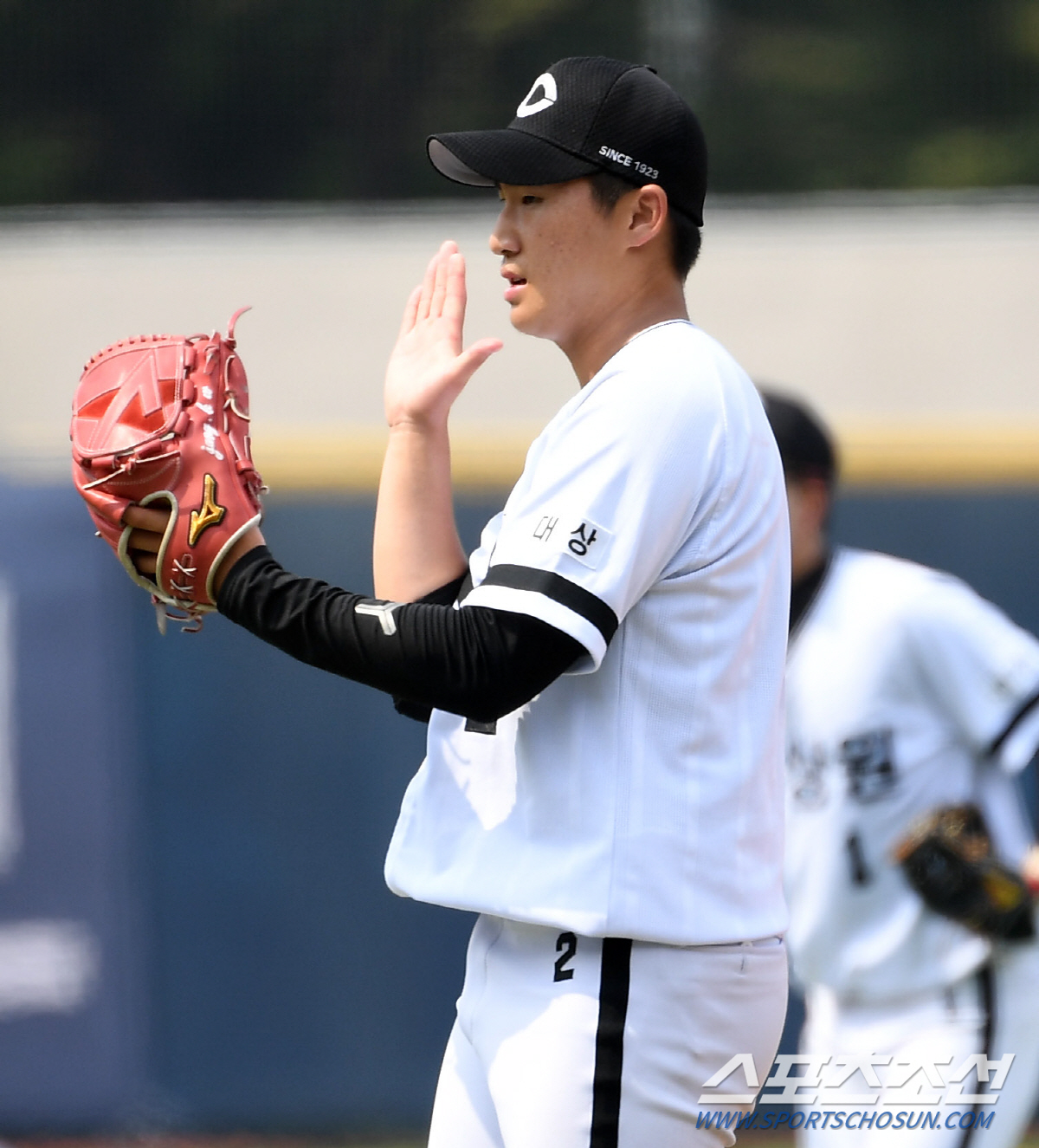 '120km 투심+변칙 투구' 대구상원고 사이드암 장경우..."도망가지 …