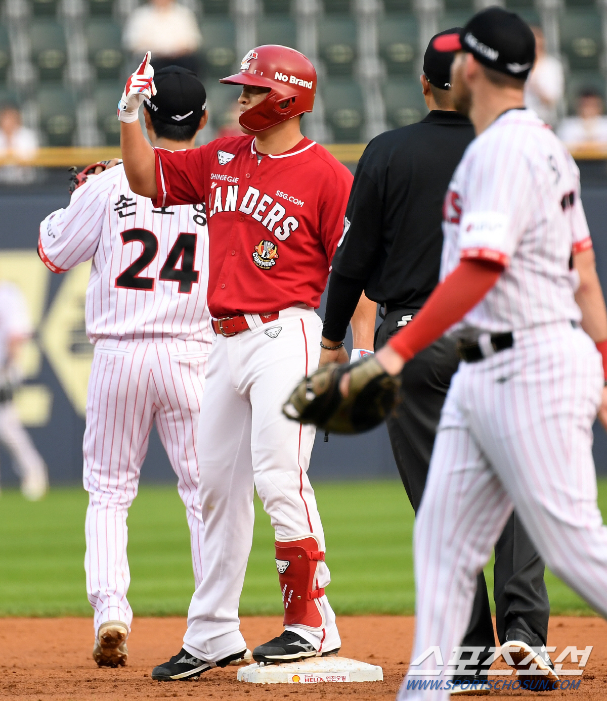 역시 최정 랜더스! 공격 집중력 앞선 SSG, 1-2위 대결에서 LG 꺾…