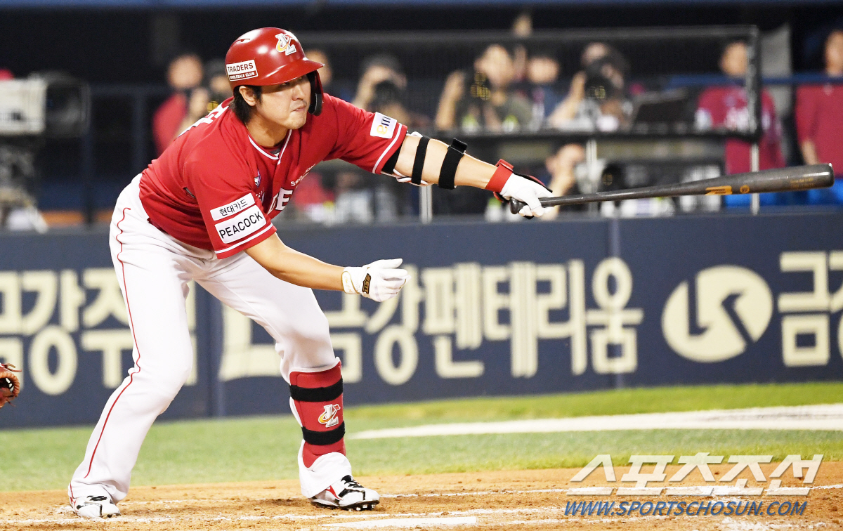 역시 최정 랜더스! 공격 집중력 앞선 SSG, 1-2위 대결에서 LG 꺾…