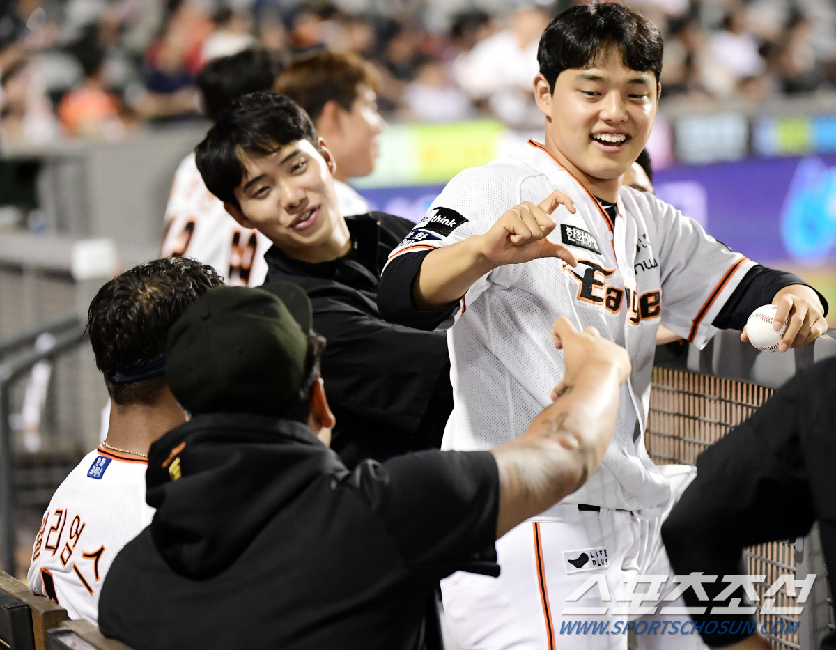 [문동주 10대1 인터뷰]1이닝만 던진다면 160.1km 넘을 수 있나(…