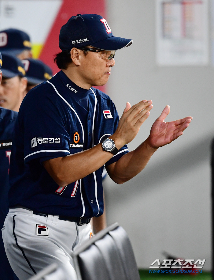 로이스터 신화에 도전하는 국민타자, 강제휴식? 뜻하지 않은 장맛비 변수[…