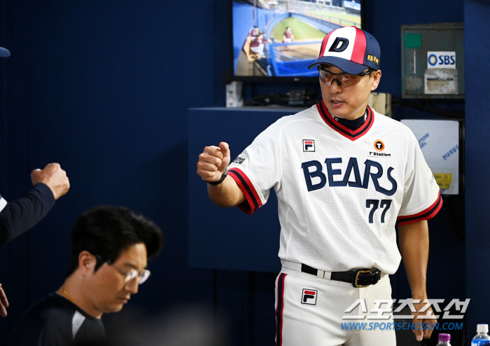 "자책 많았다" 10연승 역사 만든 국민타자의 고백, 그가 되돌아본 가시…