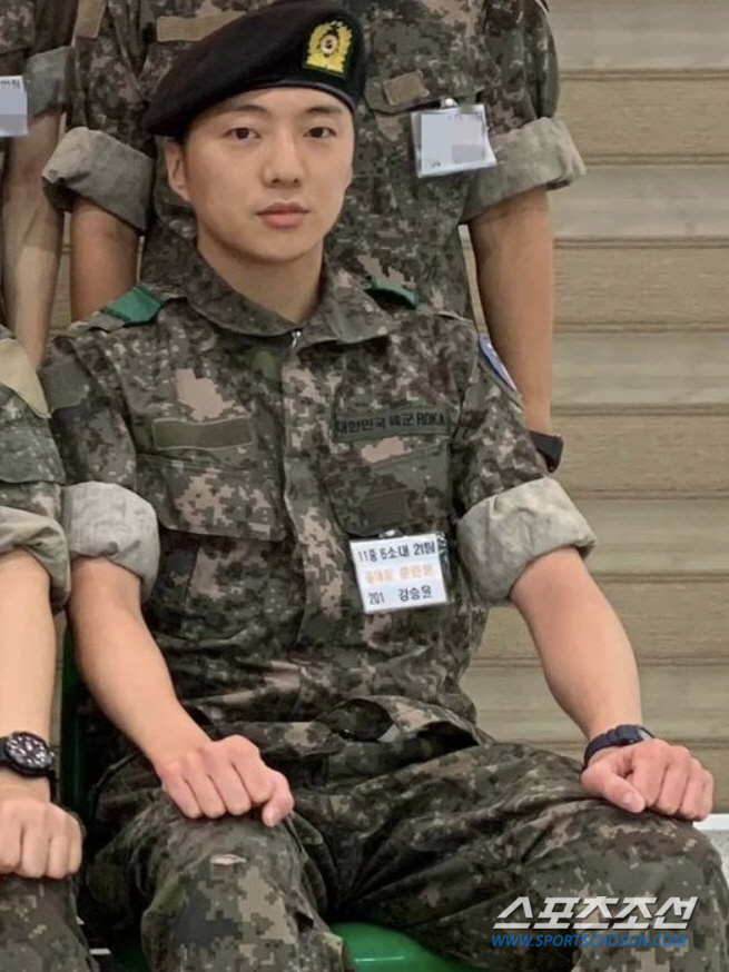 '상처투성 손' 강승윤, "훈련 안다치고 잘했으니 걱정 말아요"