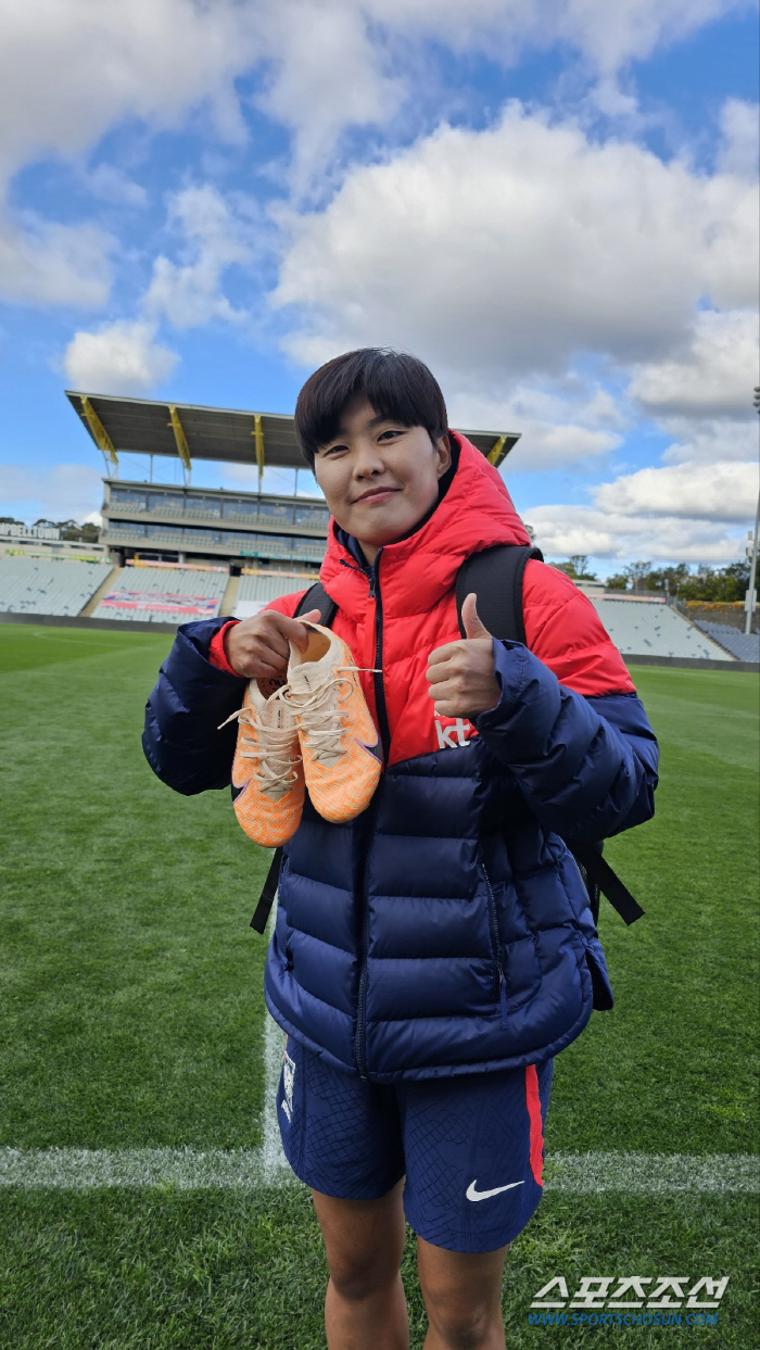태극기 새긴 지소연"콜롬비아 거친 축구?우리도 강하게 맞붙을것"[콜롬비아…