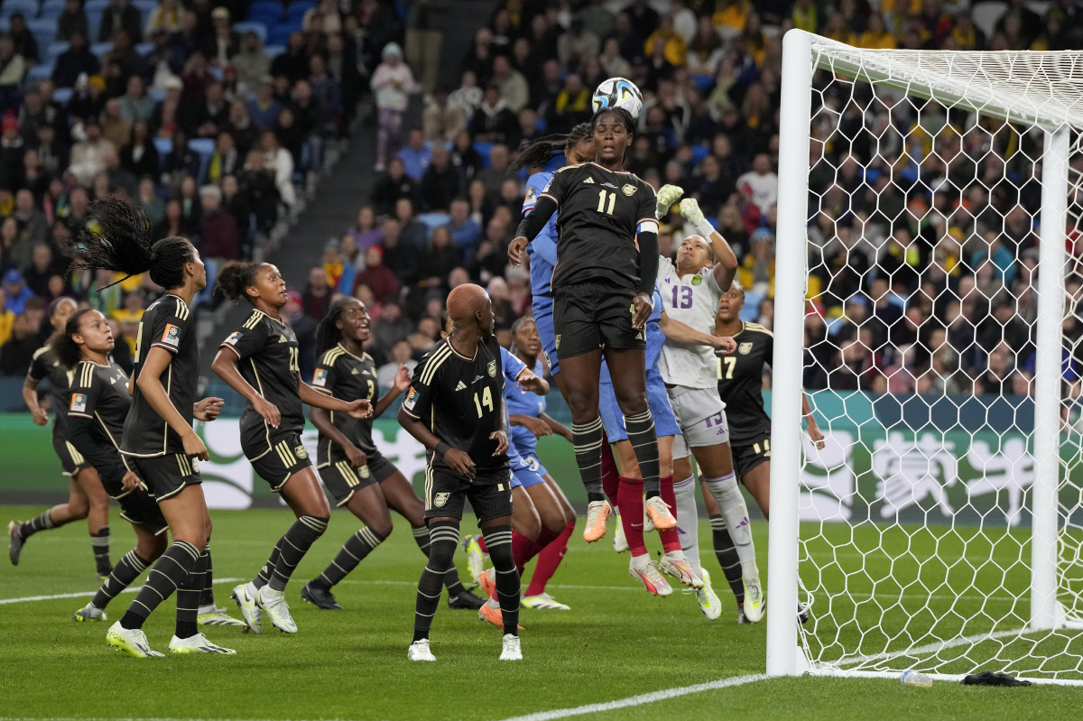 "4년전 12실점했던 팀 맞아?" 자메이카의 반란,5위 佛과 0대0무...월드컵 첫 승점 감격![女월드컵 F조 리뷰]