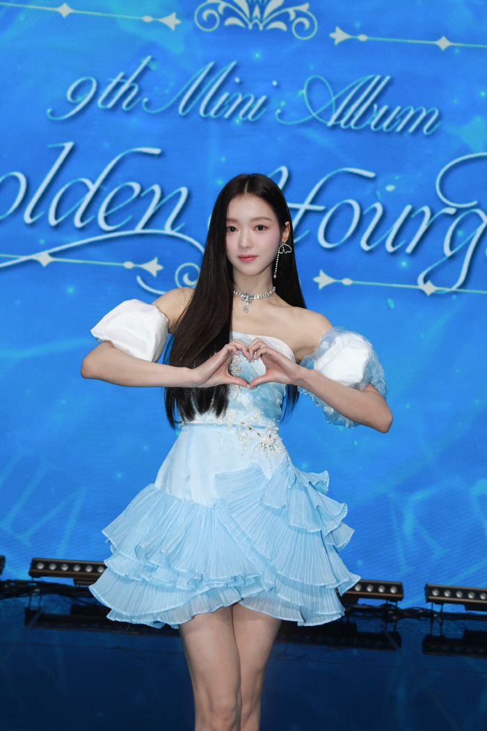 [SC현장] "더 단단해진 6人 완전체"…오마이걸, 돌아온 서머퀸의 '골…