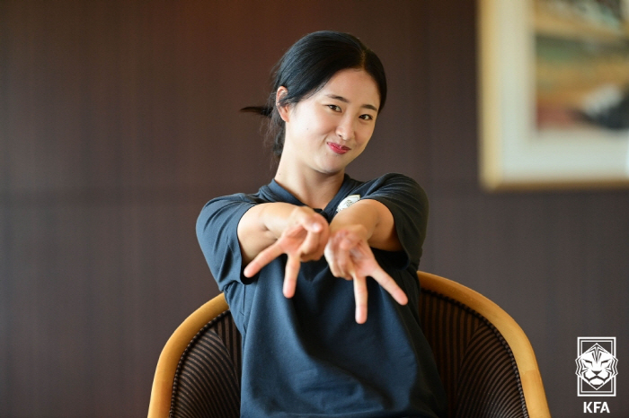 "대표팀 동료들이 골을 기대하는,어여쁜 악바리" 'WK리그 올해의 공격수…