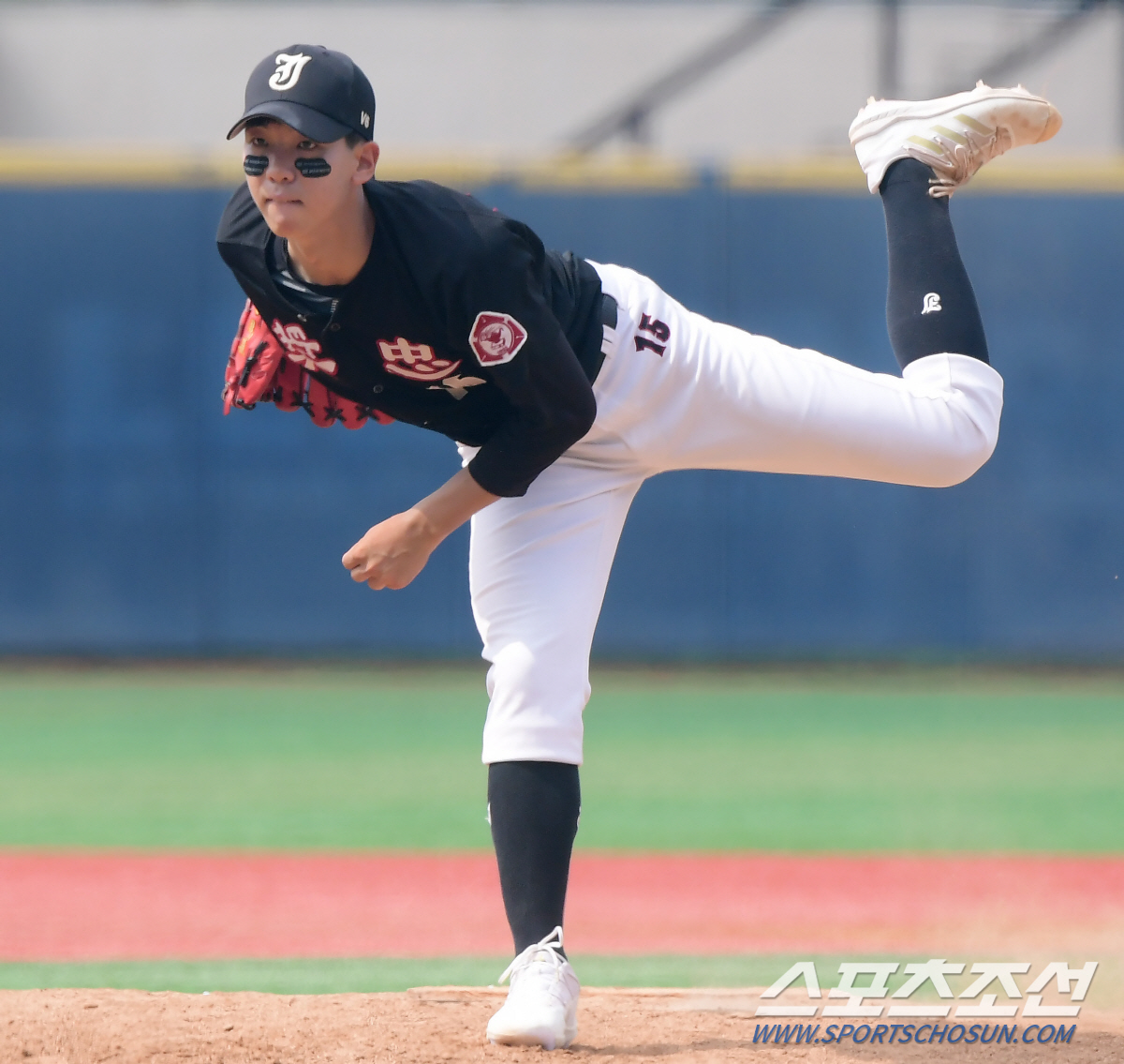 '155㎞ 쾅!' 장현석 14K+102구 역투에도…'막강 마운드' 장충,…