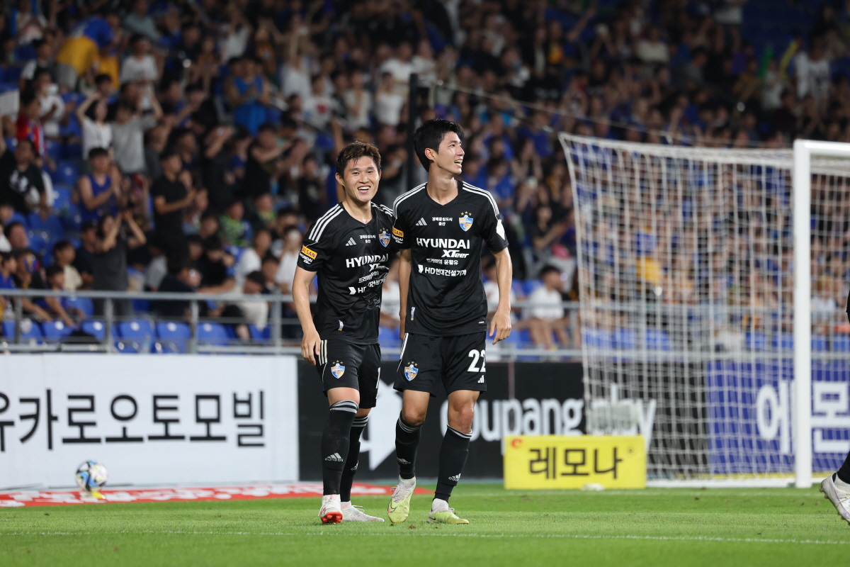 '돌아온 울산 성골' 이동경, 모험이 선물한 반전 신호탄…홍명보 감독 '…