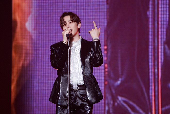 '솔로 데뷔 10주년' 이준호, 日 아레나 투어 성공적 포문…신곡 무대도…