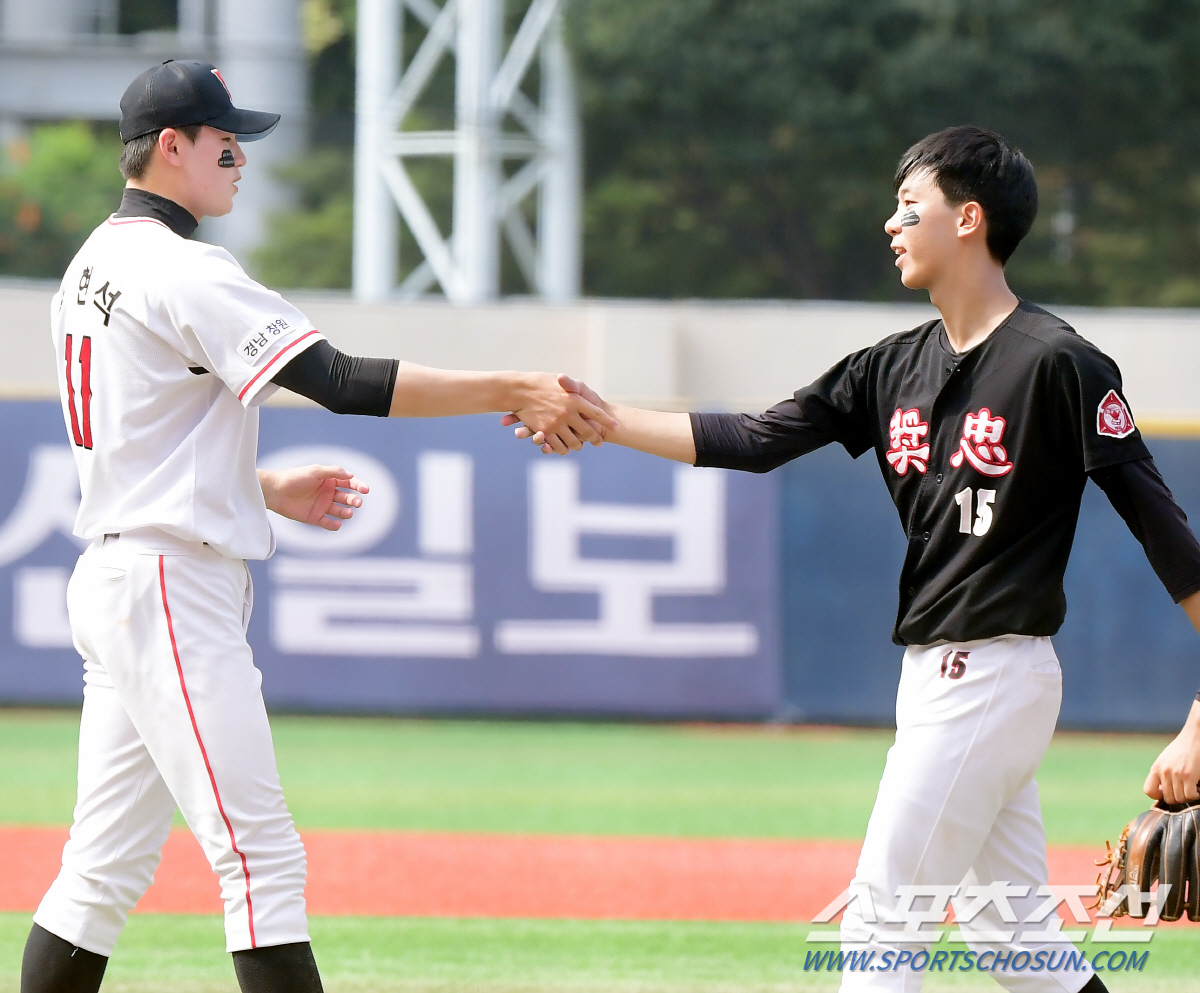 '9회에도 154㎞ 펑펑' 쇼케이스 마친 장현석…이제 황준서가 보여줄 차…