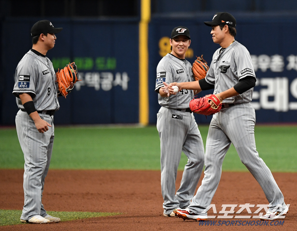 "이런 야구 본적 있나요?" 8회초 18타자가 10안타 13득점, 3-6…