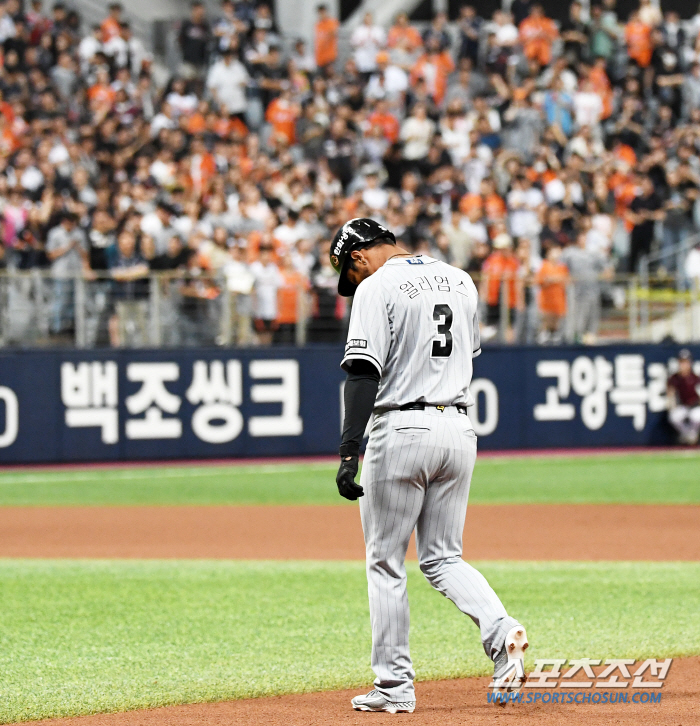 '5타수 2안타 2타점' 외국인 타자가 쳤는데도 마음 편히 웃지 못한 최…