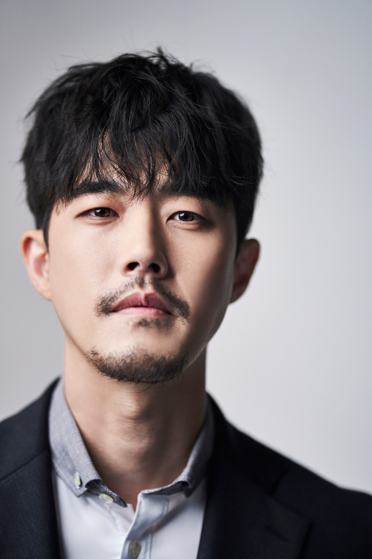 [공식] '푸른거탑 싸이코' 김호창, 생각엔터와 전속계약…김호중·손호준과…