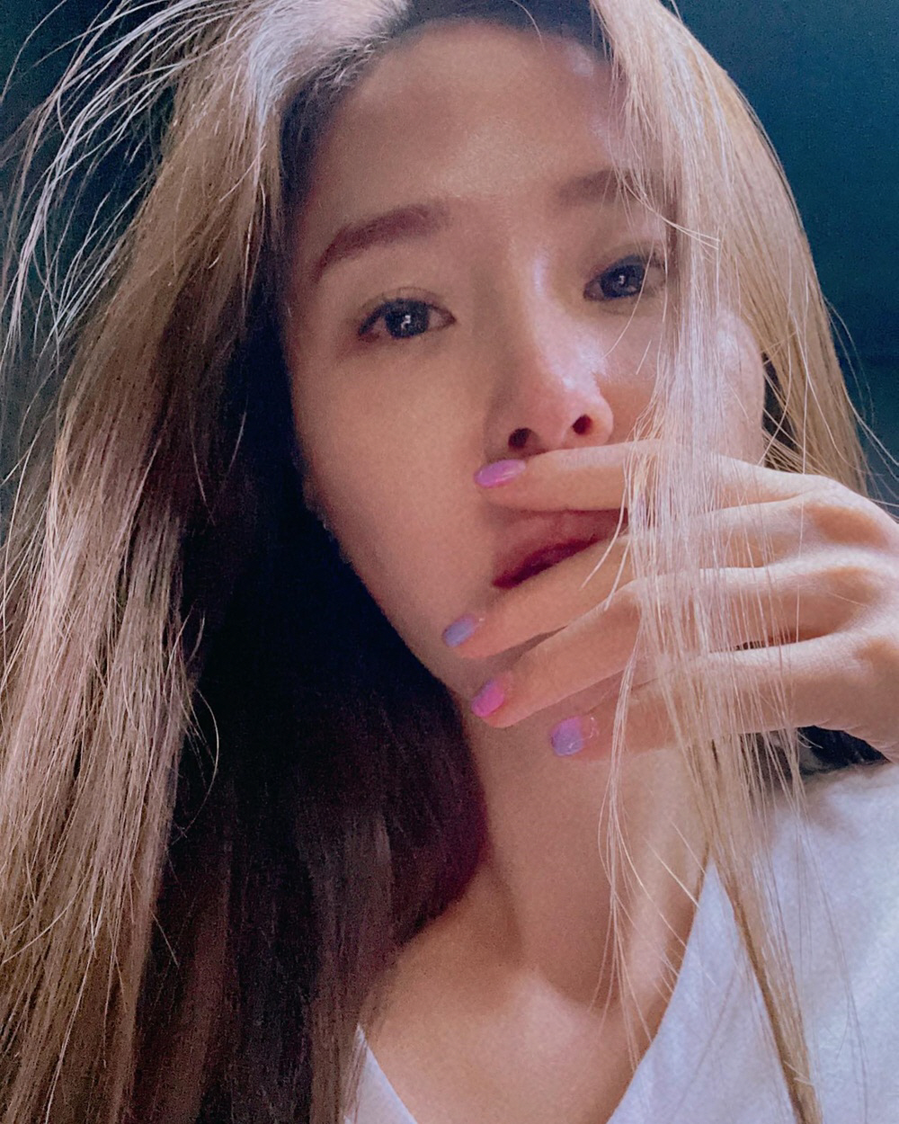 코요태 신지, 나이 거꾸로 먹었네! 무결점 동안미모
