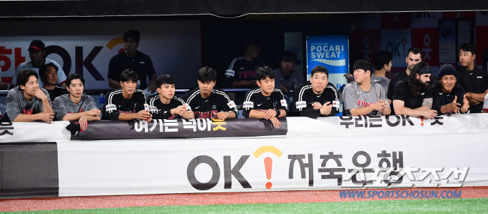 1점 승부 이긴 SSG, 5연패 빠진 1위 LG 압박+0.5G 차 맹추격…