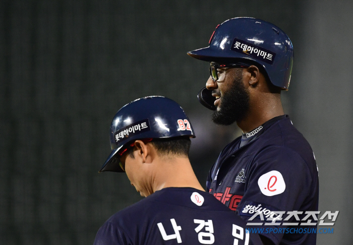 내·외야 다 가능하다더니…구드럼, 데뷔 첫 외야수 출장 "팀에 자극이 필…