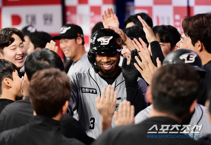 오그레디는 무홈런으로 떠났는데, 10경기 만에 2점 홈런 친 윌리엄스, …