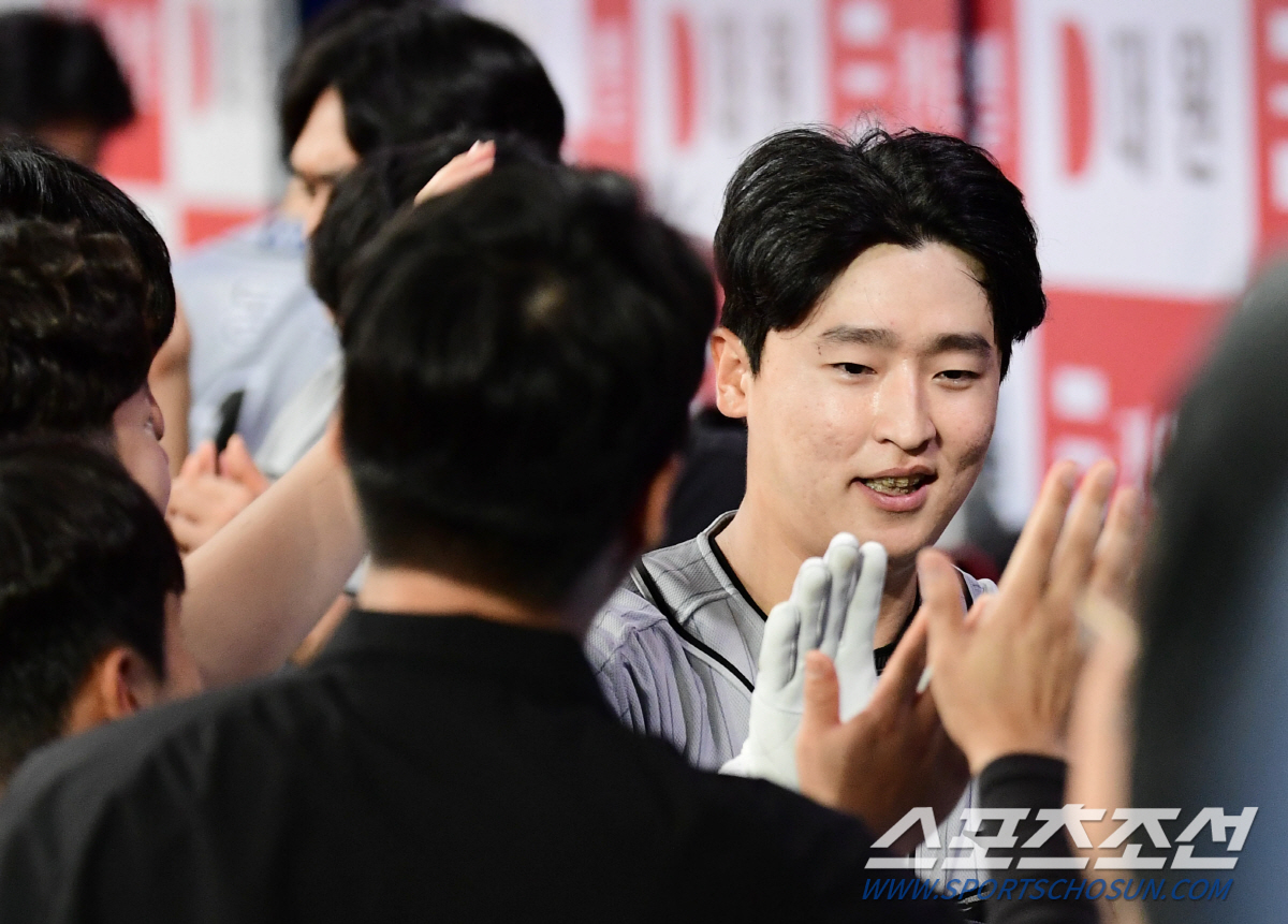 이런 1번 타자가 있다니…이진영 이틀 연속 홈런치고 3경기 7타점, 한화…