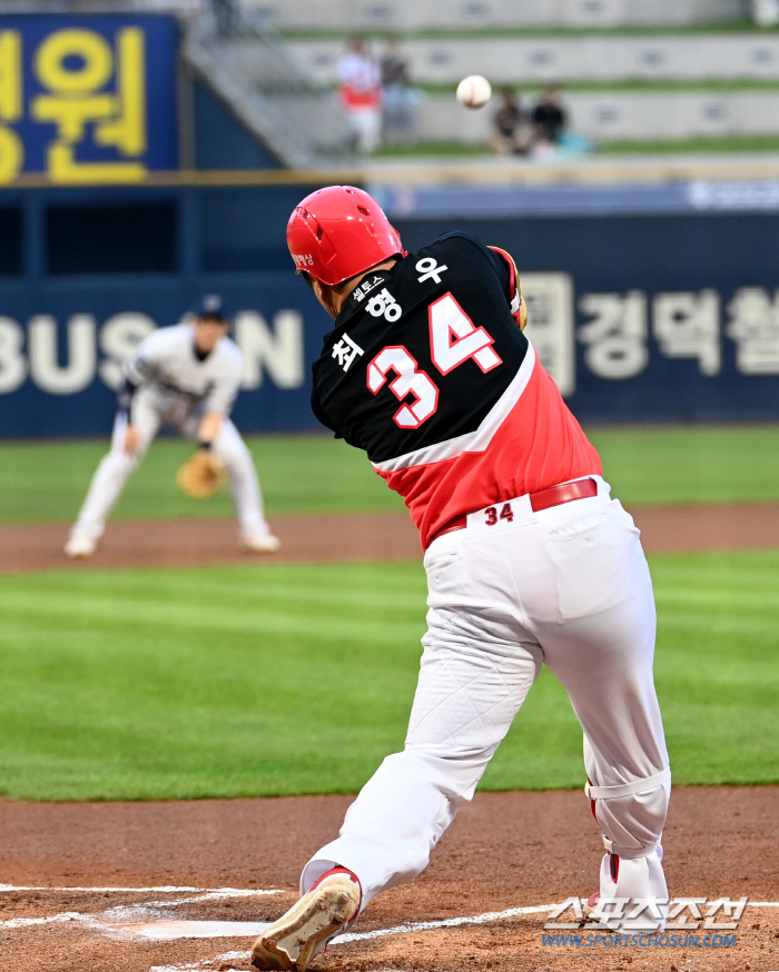 "KIA는 더 잘할 수 있다" 여전히 배고픈 40세 기둥의 외침…호랑이 …
