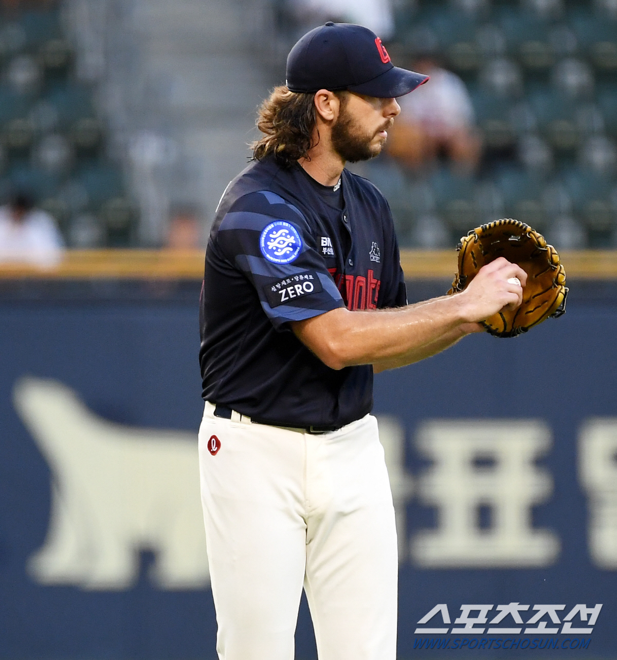 "한국에서 가장 시원했던 순간"…KBO 데뷔전 첫 승, 동료들이 선사한 …