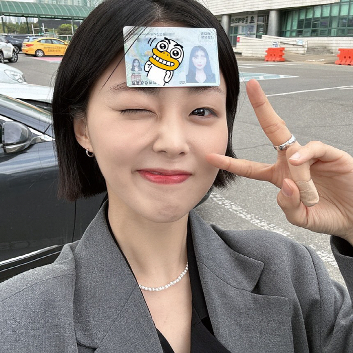 가수 흰 "4일만에 대형 면허 취득…9분 38초만에 만점 받았다" 운전 …