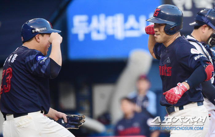'반즈 7승&베테랑 6타점' 롯데, 후반기 첫 위닝시리즈…두산 '11연승…