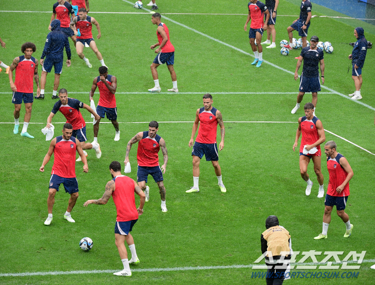 홍명보 "완벽하게 우리의 언어 보일 것", 시메오네 "韓 축구 발전+인정…