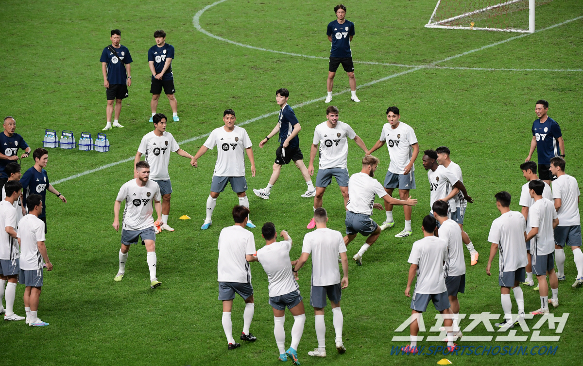 홍명보 "완벽하게 우리의 언어 보일 것", 시메오네 "韓 축구 발전+인정…