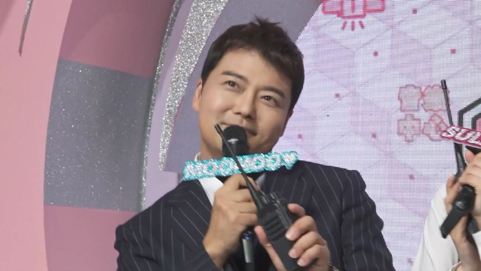 전현무, 흑채 뿌리는 '음중' MC "나이 오십에 뭐 하는 짓인지" ('…