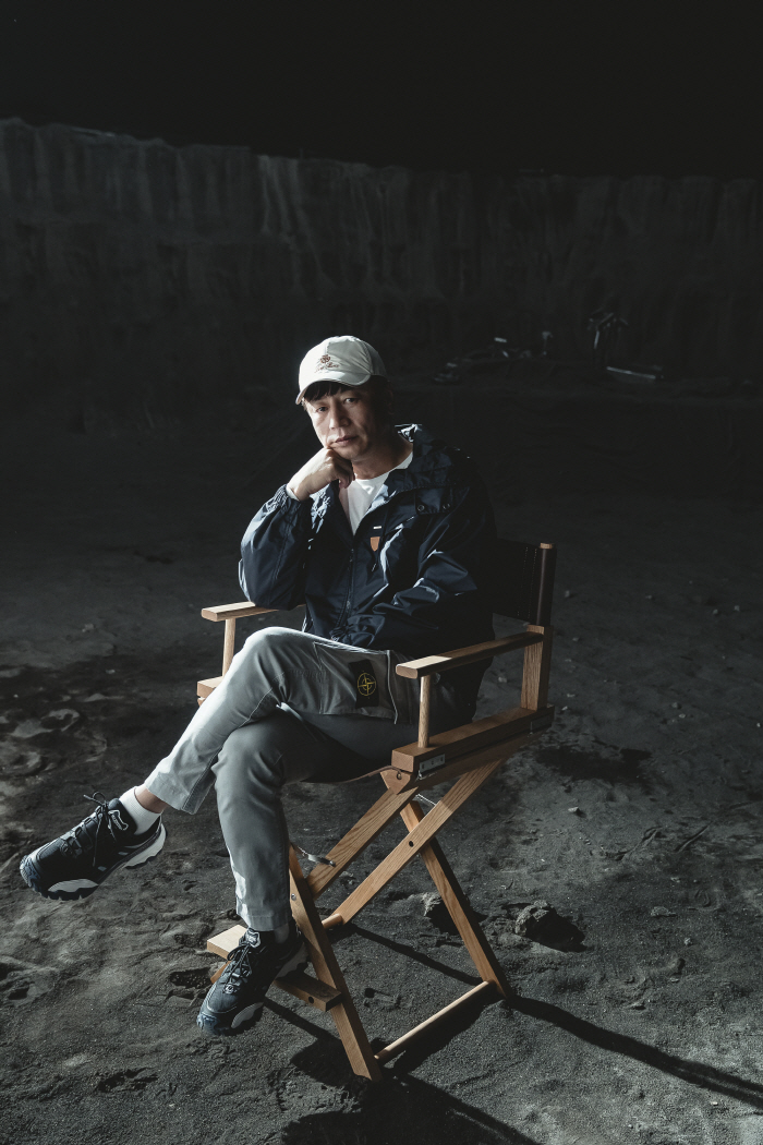 [인터뷰④] 김용화 감독 "부조리한 세상, 신파보다 위로로 받아주길"('…