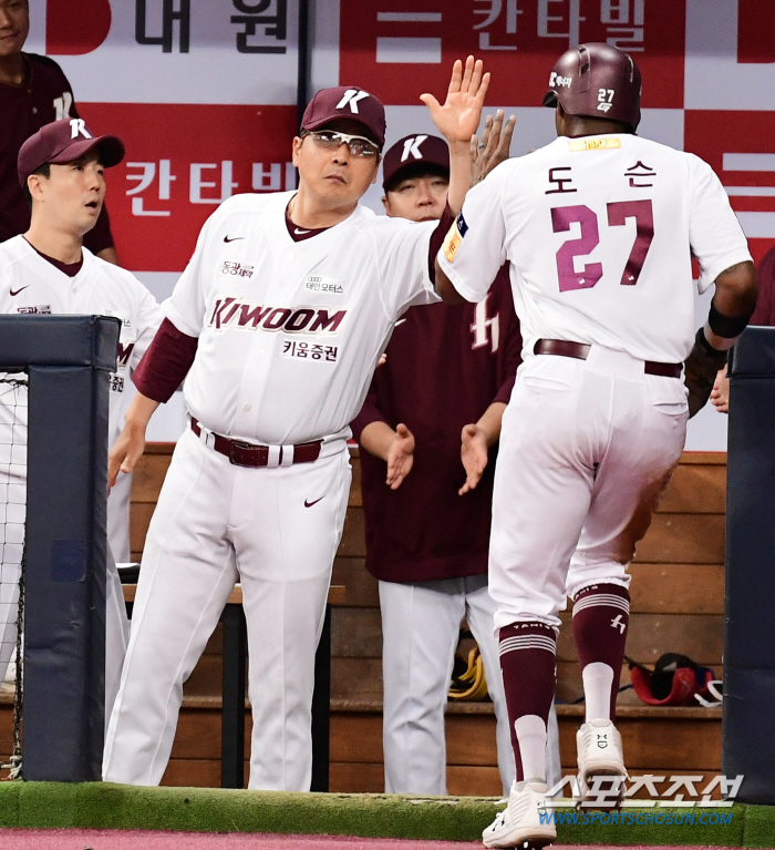 누구도 2루를 밟지 못했다, 99구로 8이닝 무실점 10K, 안우진 올시…