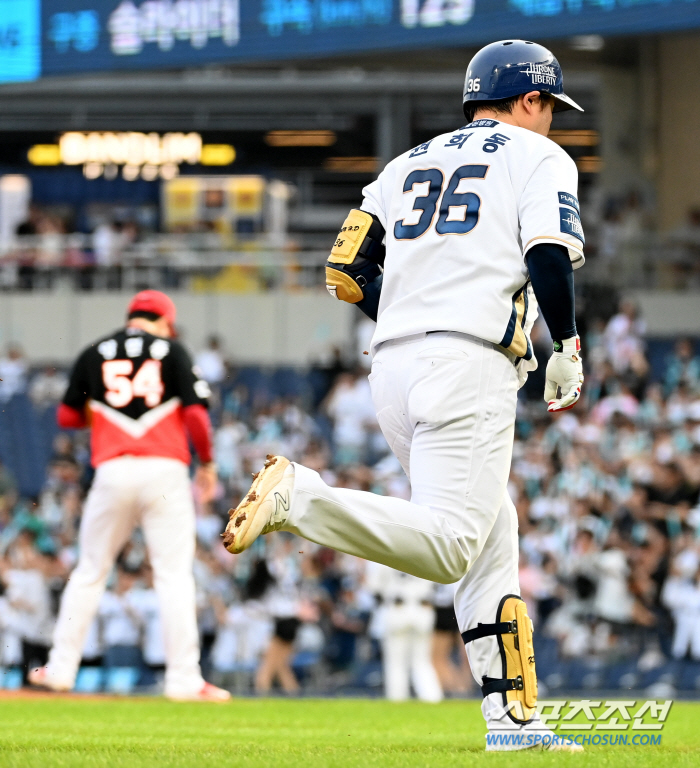 "겨울? 다 잊었다" FA 찬밥? 이젠 없어선 안될 알짜…결승포+실점 막…