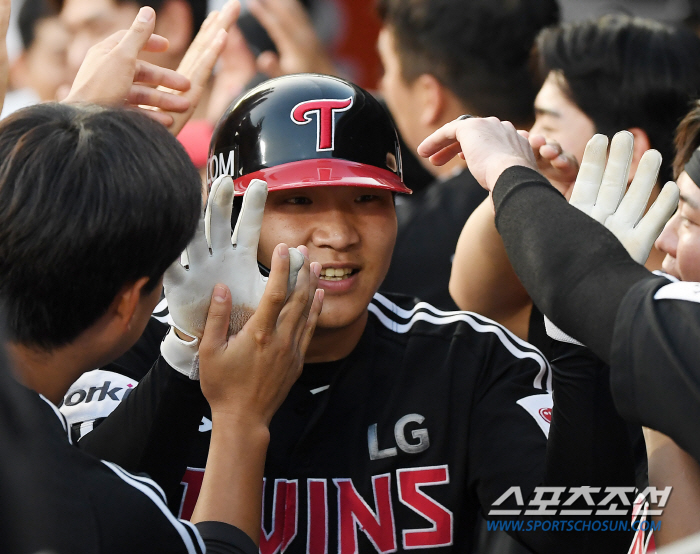 '6:1→6:6→9:6' 선두 LG 5연패 탈출! 6득점 빅이닝+약속의 …