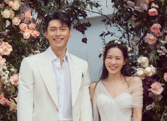 '손·발만 공개되도 난리' 손예진♥현빈, 비주얼부부 2세에 쏠리는 관심 …