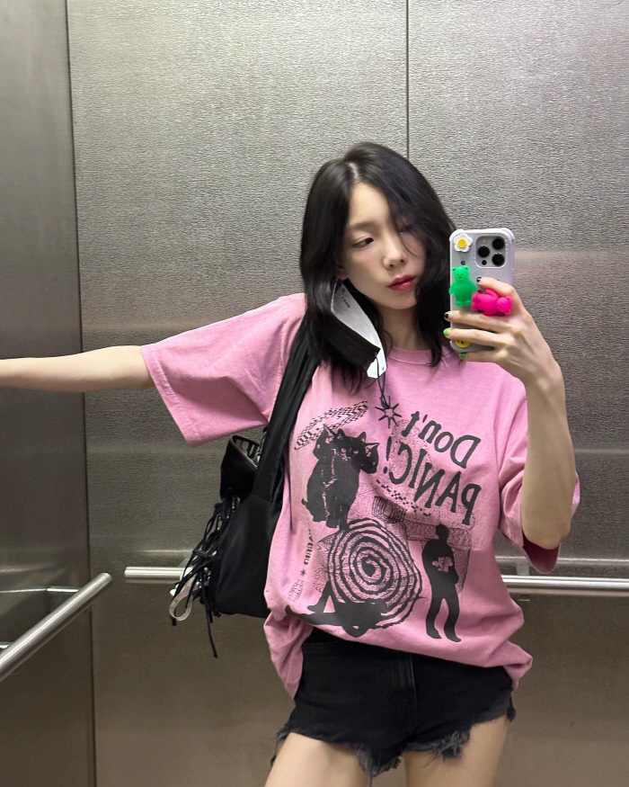 "정말 너무 女神이다"…태연, 뭘입어도 '착붙' 드레스 자태