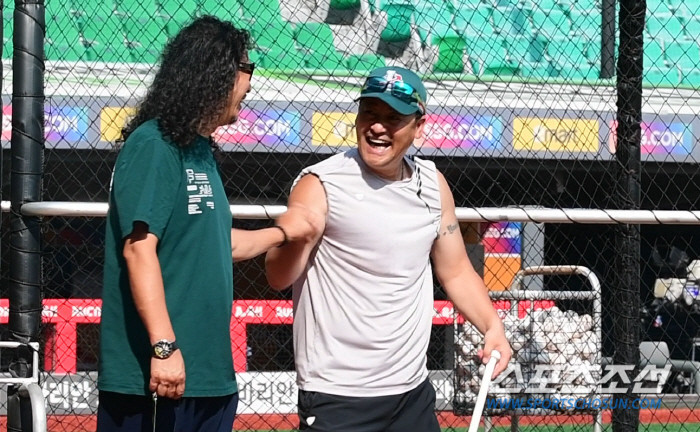 '누가 내 갈기를 건드려?' 이상훈 위원 '레전드들 사이에서도 넘치는 카…
