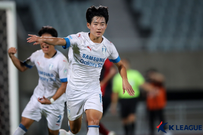 [현장리뷰] 김성주 PK결승골, 수원삼성U18 매탄고 유스챔피언십 첫 우…