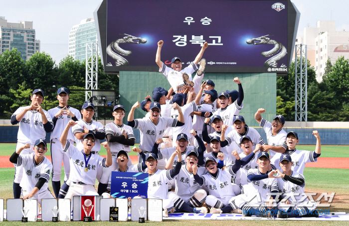 "이제 승엽이한테 연락해 봐야죠" 결승전에 '경험제로' 외야수→투수 투입…