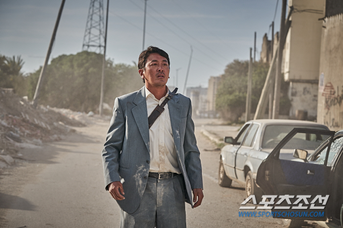 [SC인터뷰] "군대 다시 갔다 온 느낌"…'비공식작전' 하정우, 고생할…