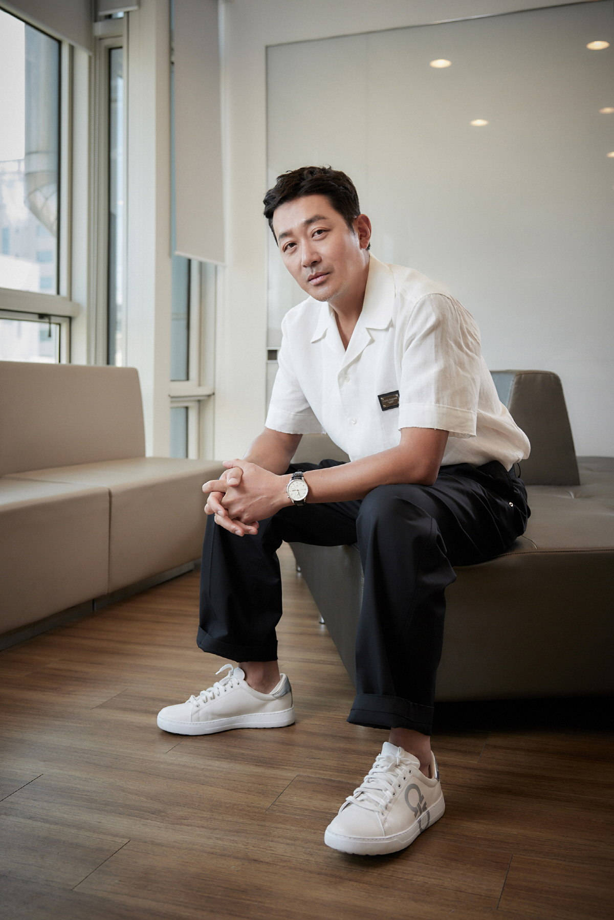 [SC인터뷰] "군대 다시 갔다 온 느낌"…'비공식작전' 하정우, 고생할…