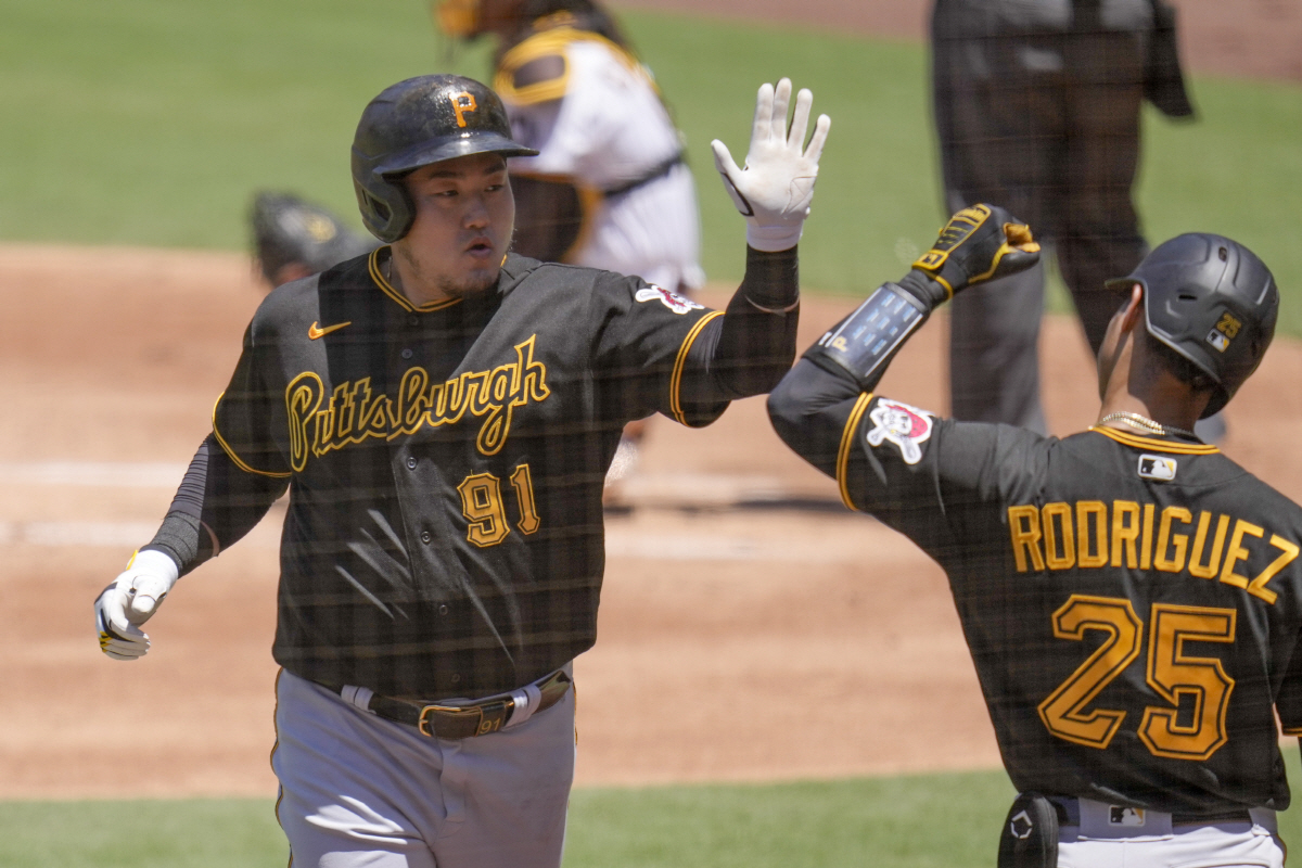 "최지만도 트레이드 고려 대상", 시즌 후 FA, 해적단과의 인연 얼마 …