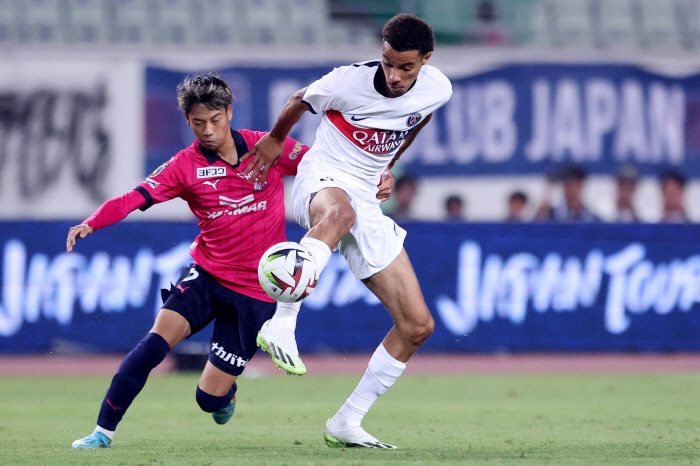 '허술한 수비 실수 연발' 이강인 '또 결장'+에키티케 1골1도움 폭발! PSG 프리시즌 첫 역전패, 가가와 '감차' 결승골! 세레소 오사카 3대2로 뒤집었다