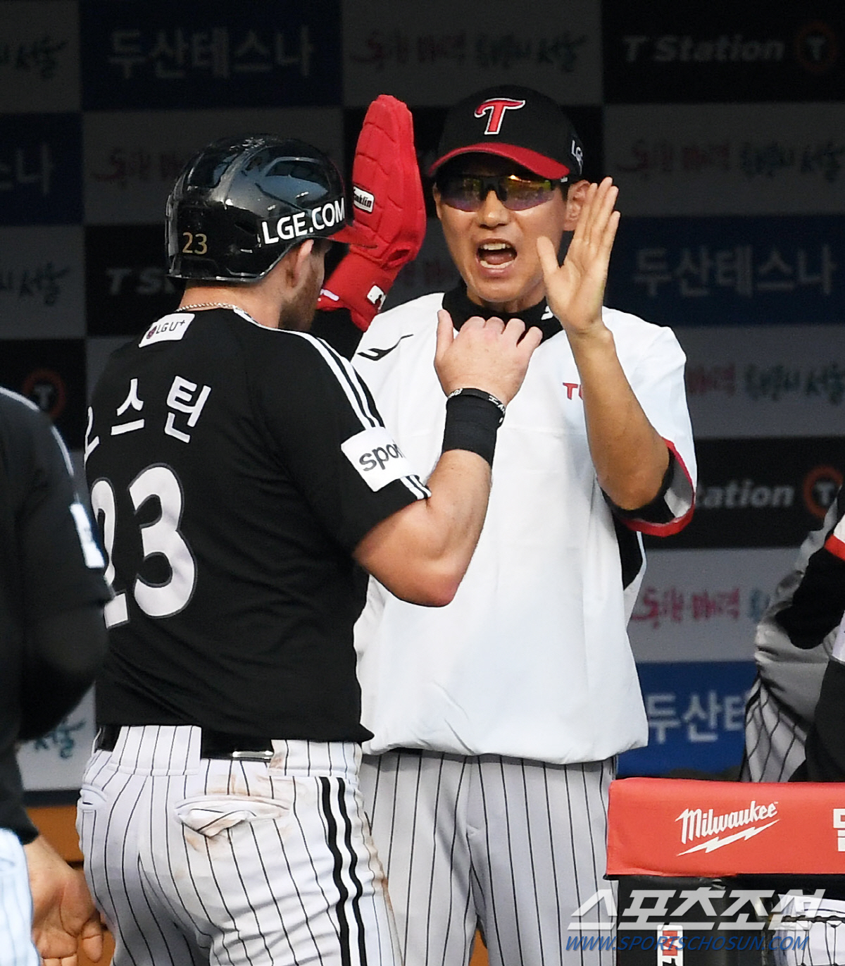'현수형 안 맞는 날에는 쉬어요' 형 몫까지 완벽히 해낸 오스틴...홈런…