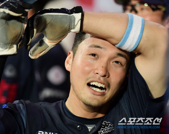'Again 4월!' 완전체 임박한 롯데, 8월 대반격 꿈꾼다…'복덩이→…