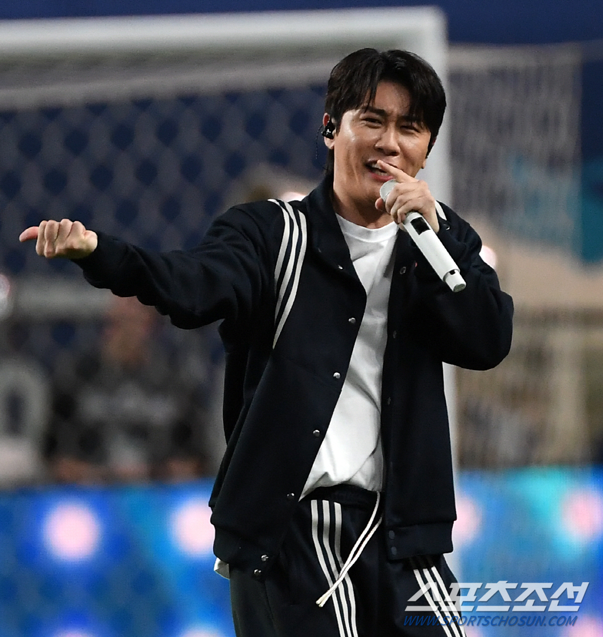 [종합] 영탁, 막걸리 상표권 분쟁 일부승소…"영탁 표지 제거해"
