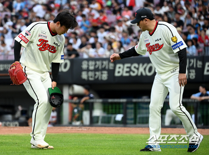 더그아웃 박차고 나온 코치 보며 놀란 아기 호랑이의 다급한 손짓, '무슨…