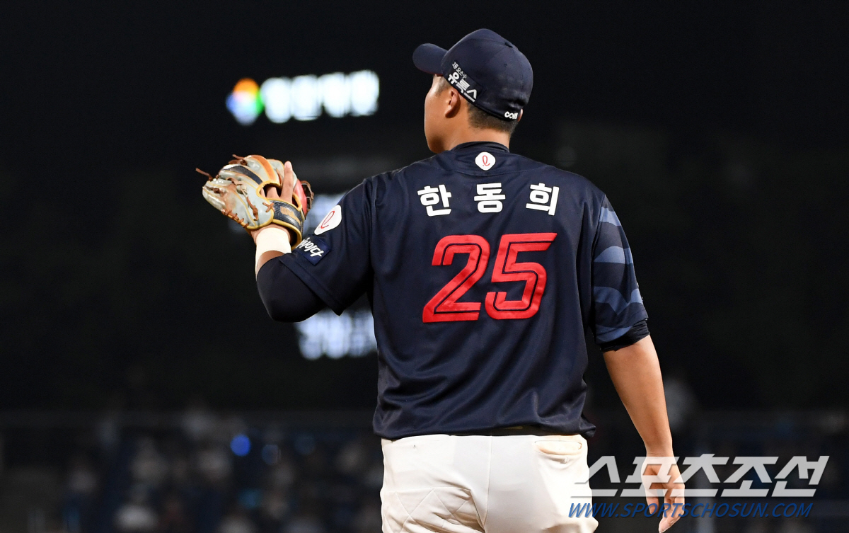 "꾸준한 출전만이 해결책?" 날개잃은 6년차 갈매기…'2G 연속 결정적 …
