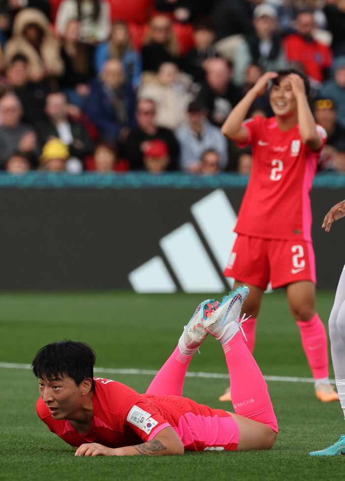 '20년을 기다렸지만…' 간절했던 박은선, 본능적 '헤드 퍼스트'에도 눈…