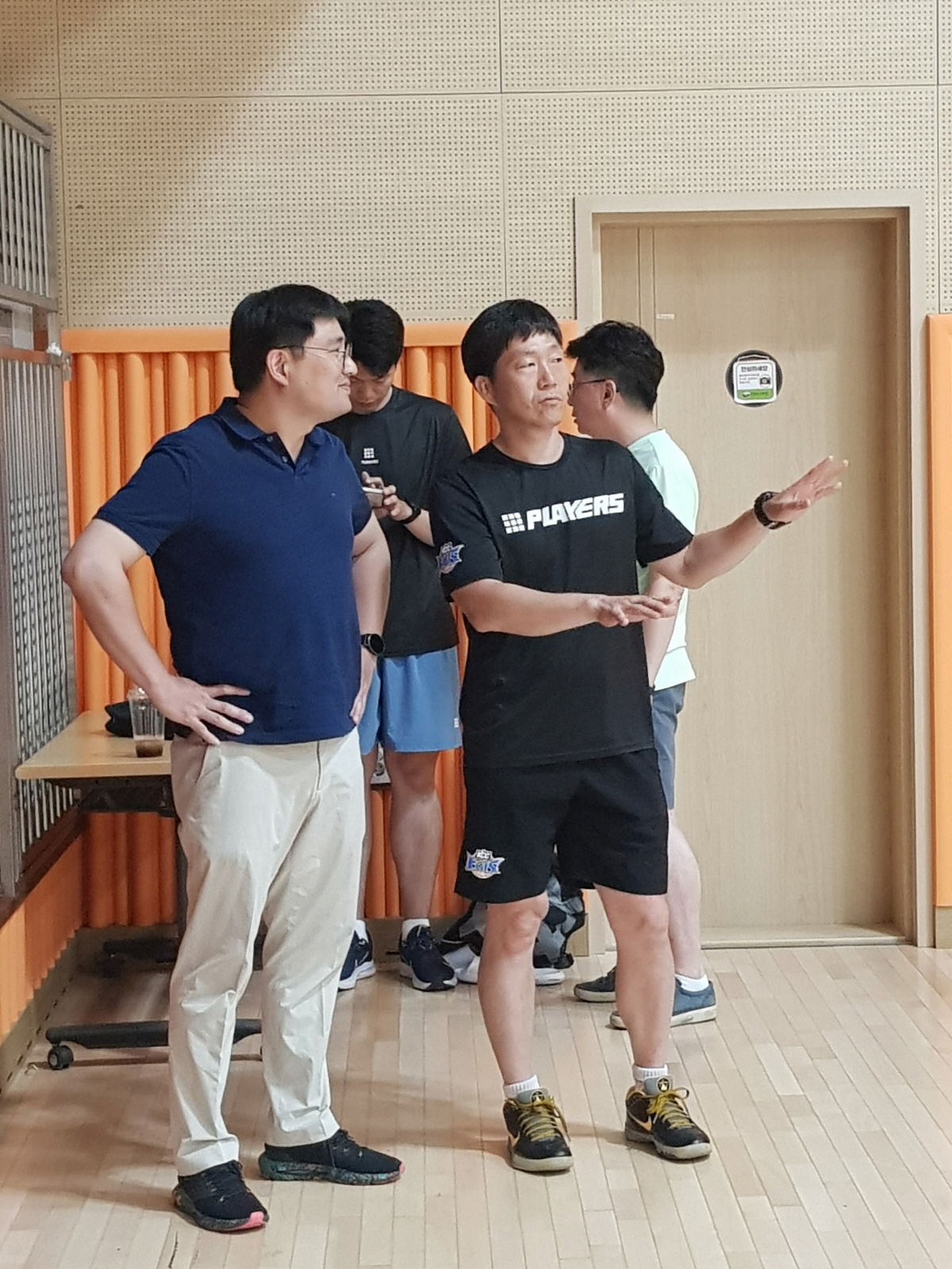KCC 태백 전지훈련장을 '깜놀' 감동시킨 '열혈 주치의'…차민석 원장,…